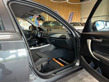 BMW 118 *Sport* Tempo*Navi*2-Hand*Scheckheft*2-Zonen