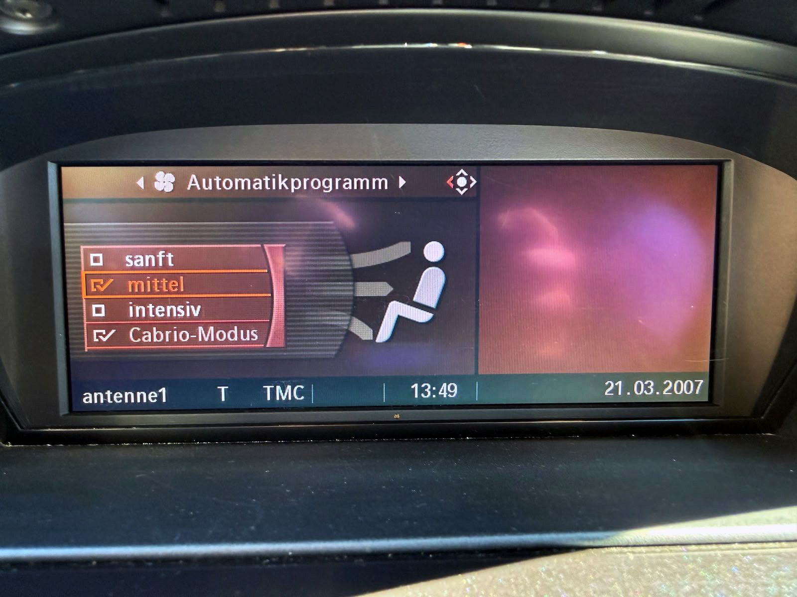 Fahrzeugabbildung BMW 335i E93 Cabrio Automatik PDC SHZ MEMORY NAV BT