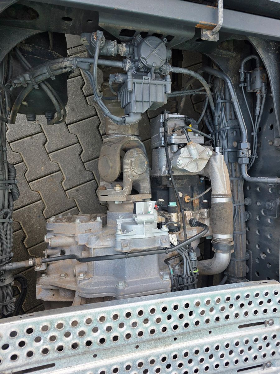 Fahrzeugabbildung Mercedes-Benz Actros 1851 LSnRL Hubsattelplatte Retarder