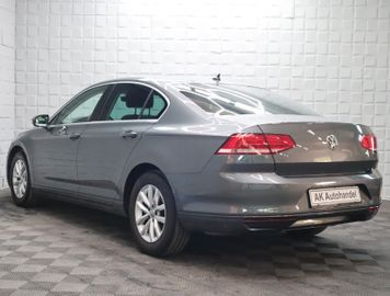 Volkswagen Passat - 4