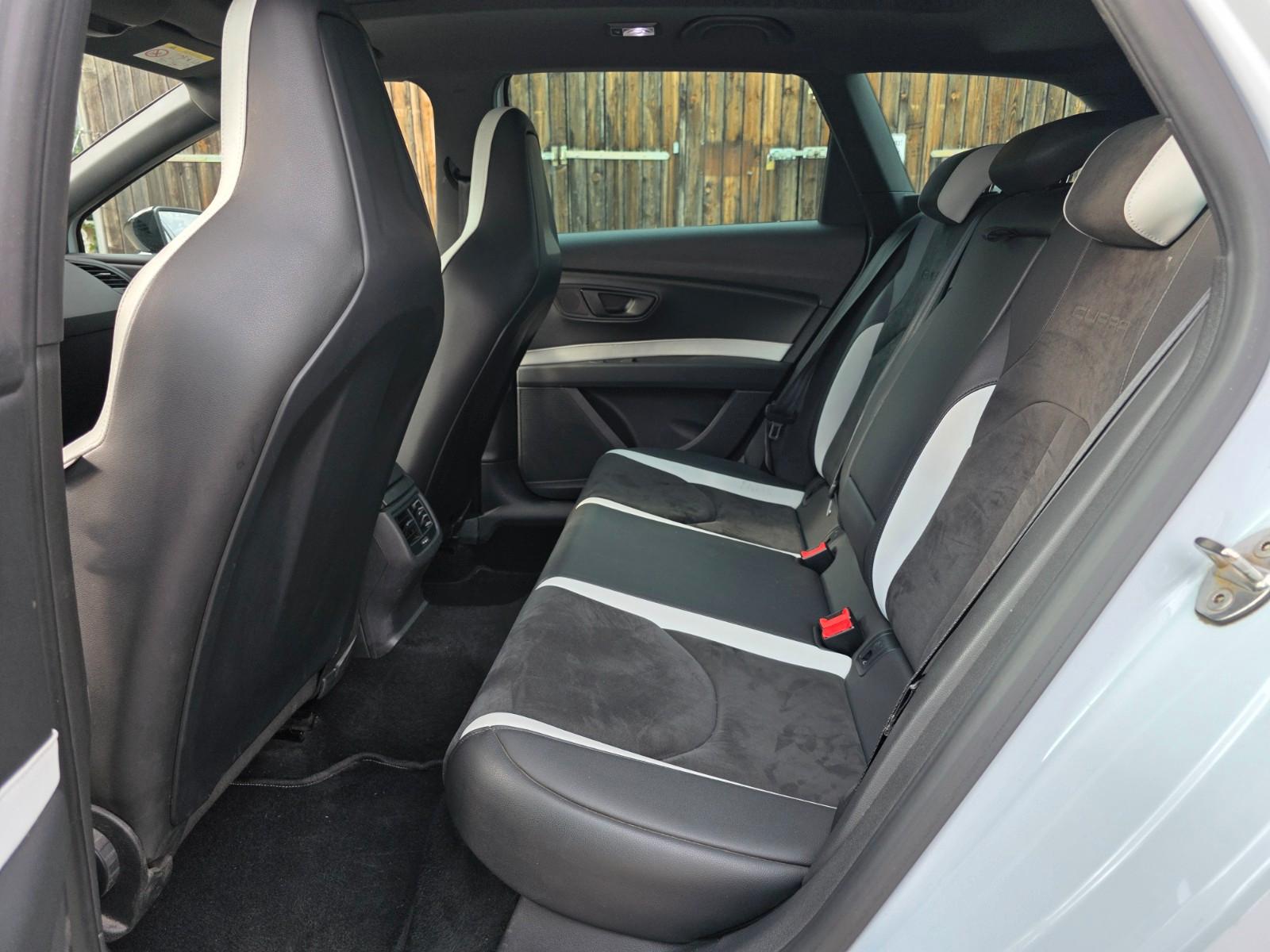Seat Leon ST Cupra 280 ch • Boîte manuelle • Baquets cuir • Toit pano • DCC • GPS