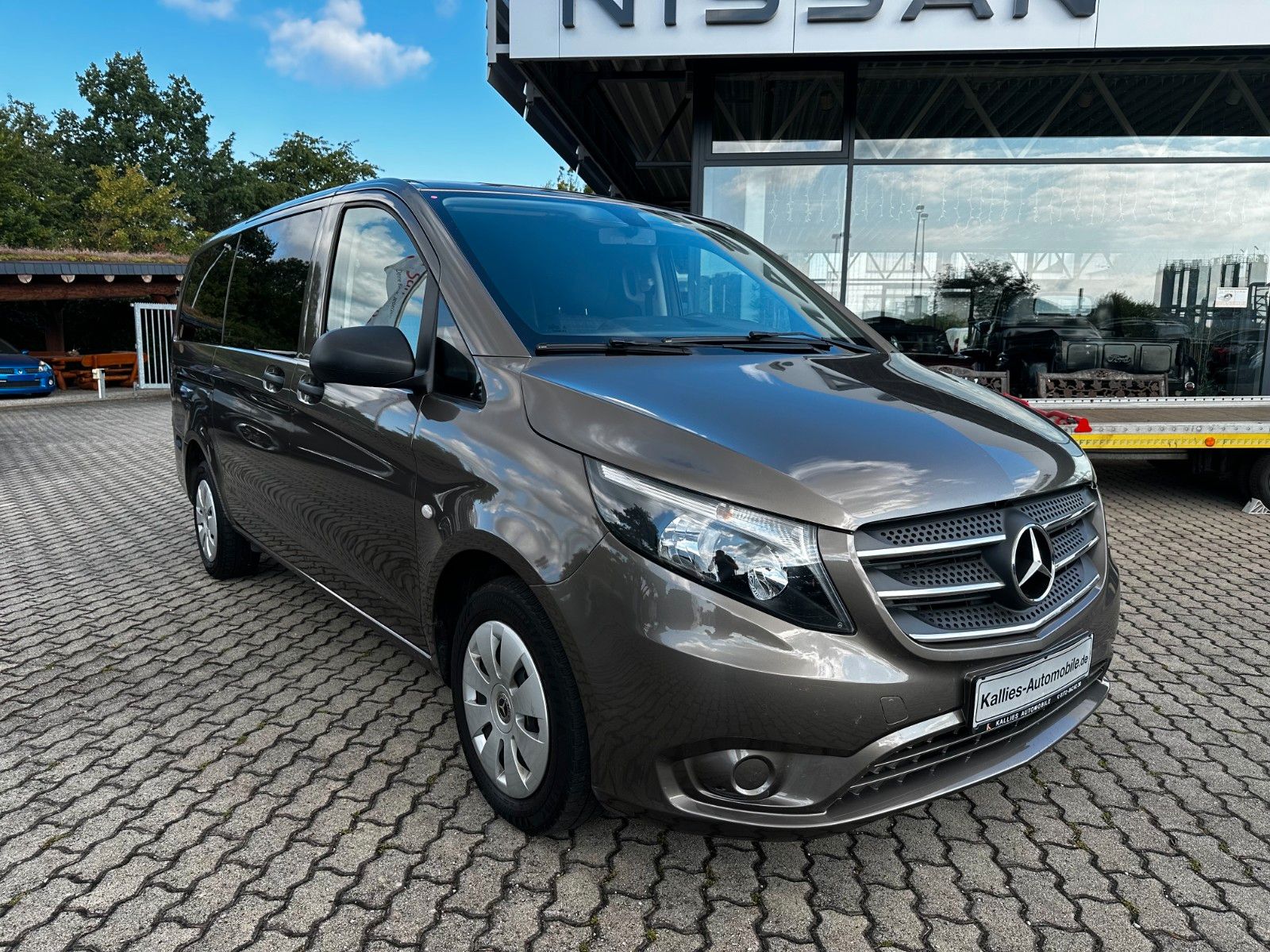 Fahrzeugabbildung Mercedes-Benz Vito Tourer 114/116/119 CDI, zwei Schiebtüren