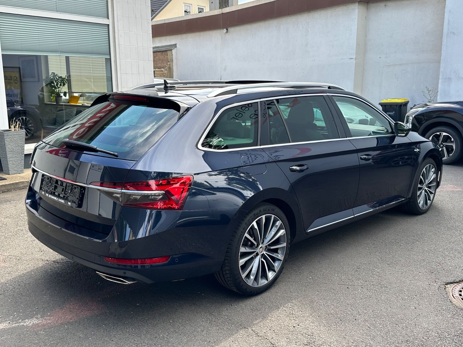 Skoda Superb Combi L&K 4x4 Leder Standhzng AHK Pano foto 4