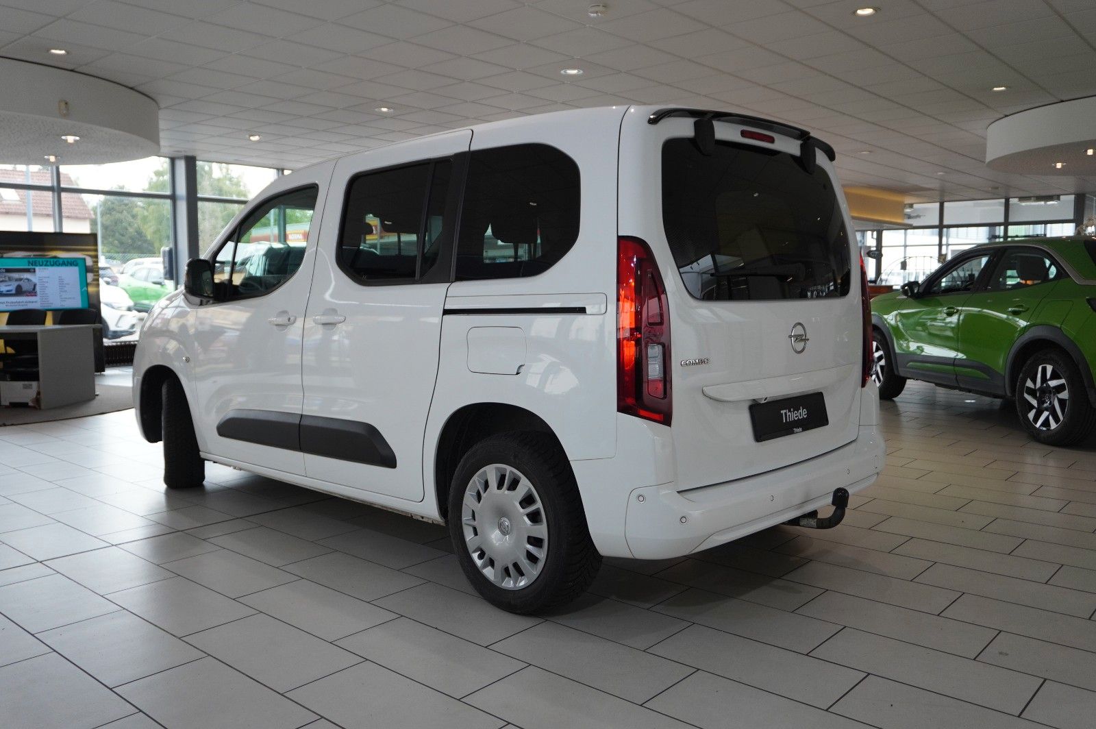 Fahrzeugabbildung Opel Combo Life 1.5D ELEGANCE NAVI/LED/KAMERA/SH/AHK