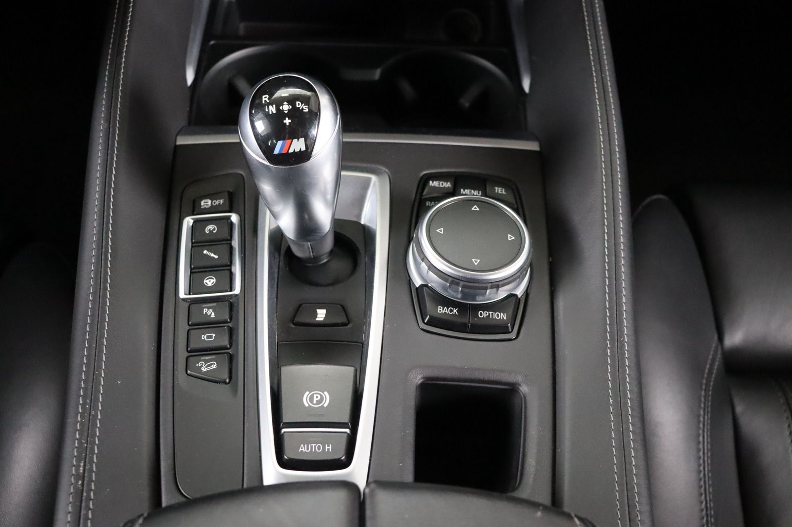 Fahrzeugabbildung BMW X6 M * HUD * LEDER * 360° Kamera
