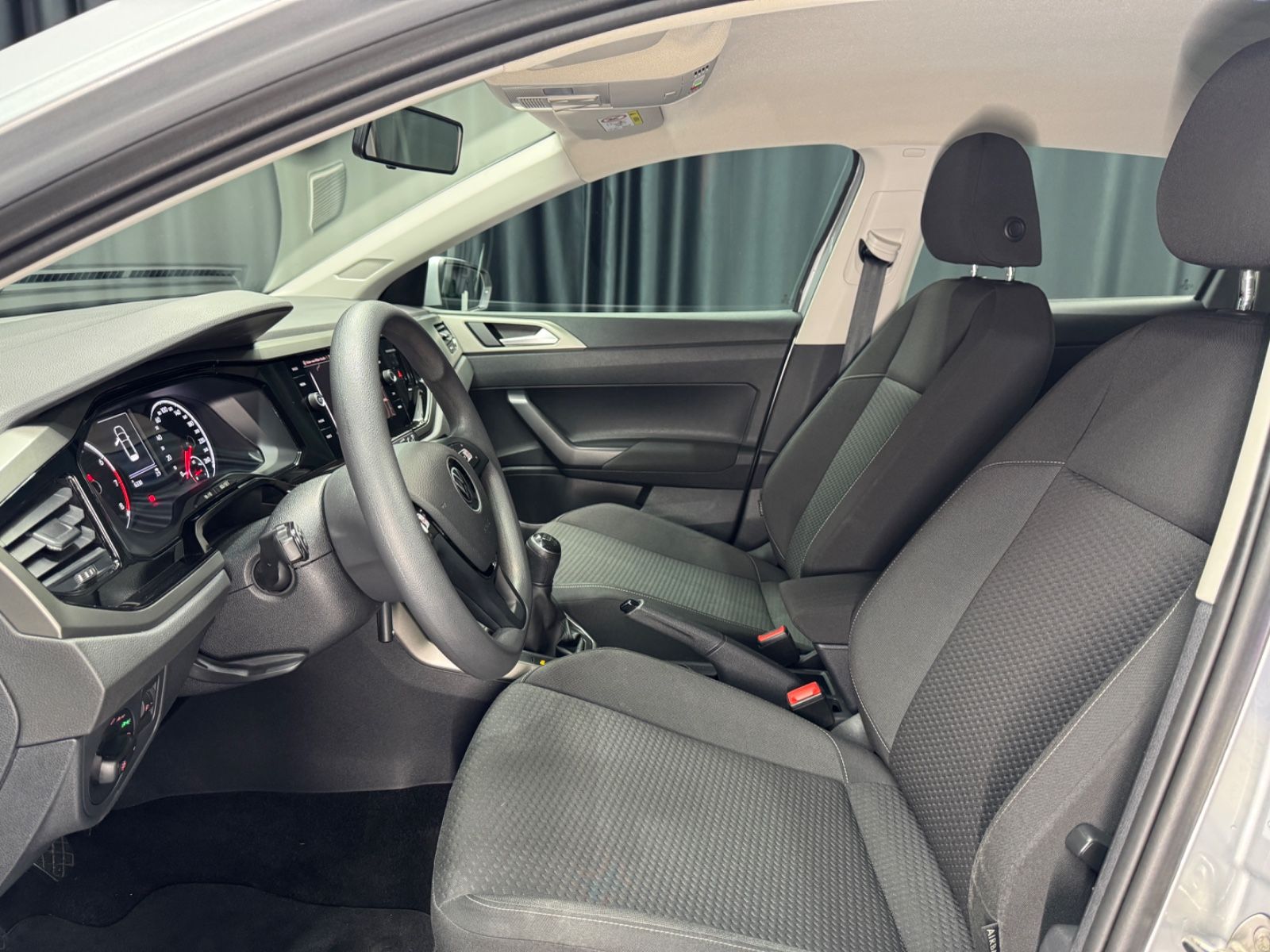 Fahrzeugabbildung Volkswagen Polo VI Comfortline|PDC|NAVI|1.HAND