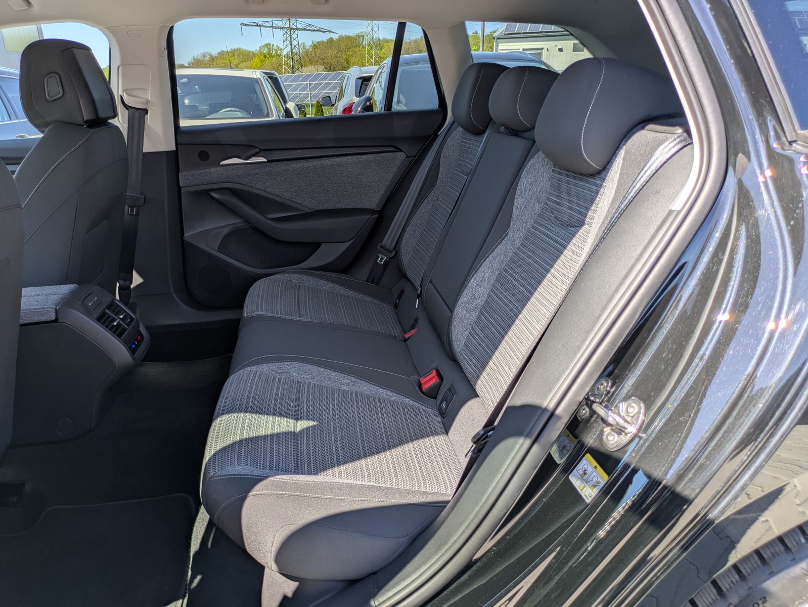 Fahrzeugabbildung SKODA Superb 2.0 TDI 4x4 Selection MATRIX*AHK*5J GAR.