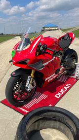Ducati Panigale V4 - Offers matching your search criteria
