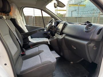 Opel Vivaro - 10
