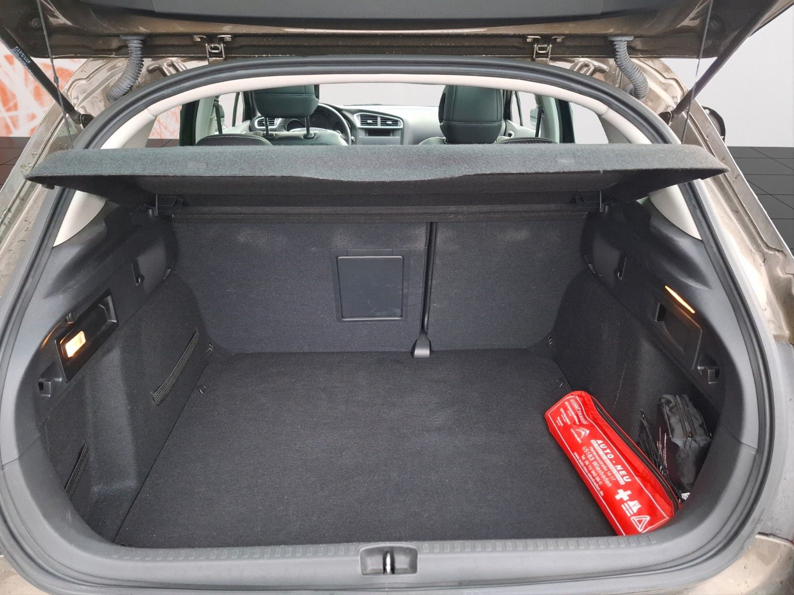 Fahrzeugabbildung Citroën C4 Lim. Exclusive ! Massagesitze ! Panoramadach