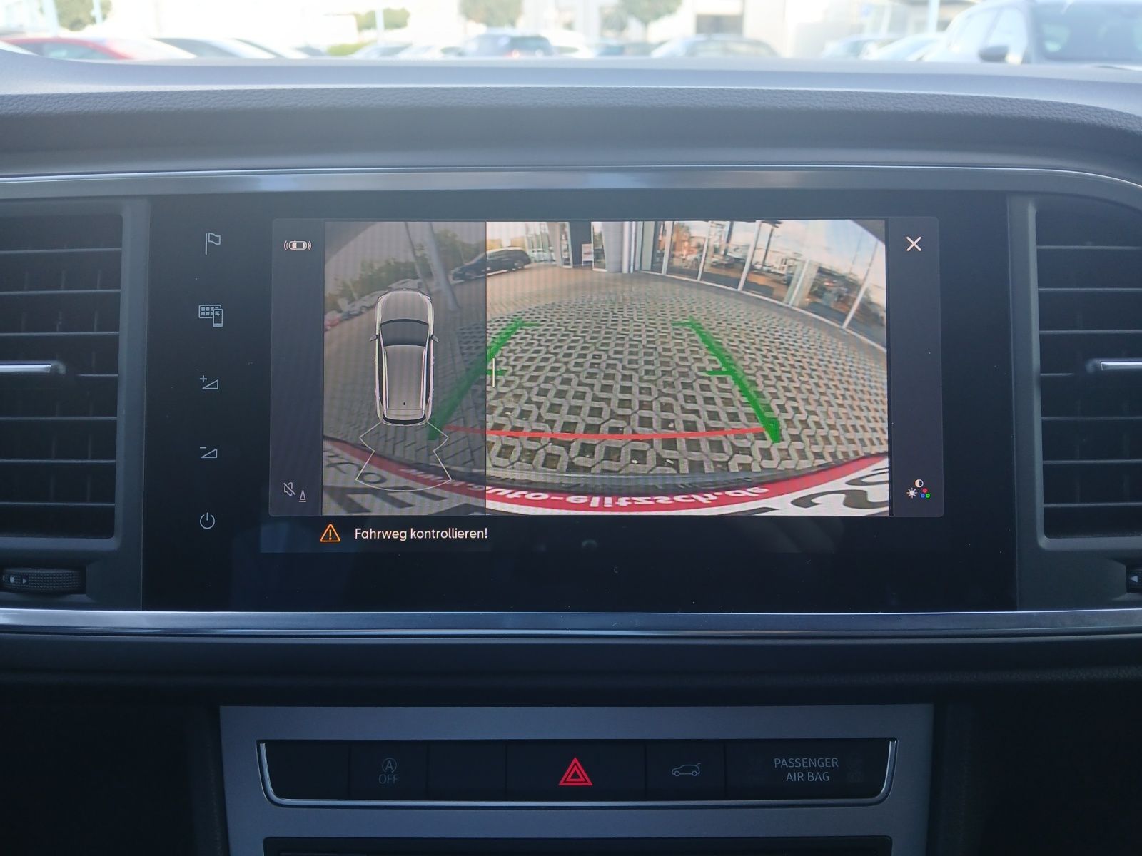 Fahrzeugabbildung SEAT Ateca TSI FR-Line DSG LED AHK Navi AID ACC RFK S