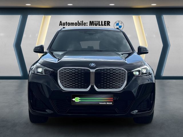 BMW iX1 xDrive30 MSport AHK HUD KAMERA ACC ADPT. LED foto 2