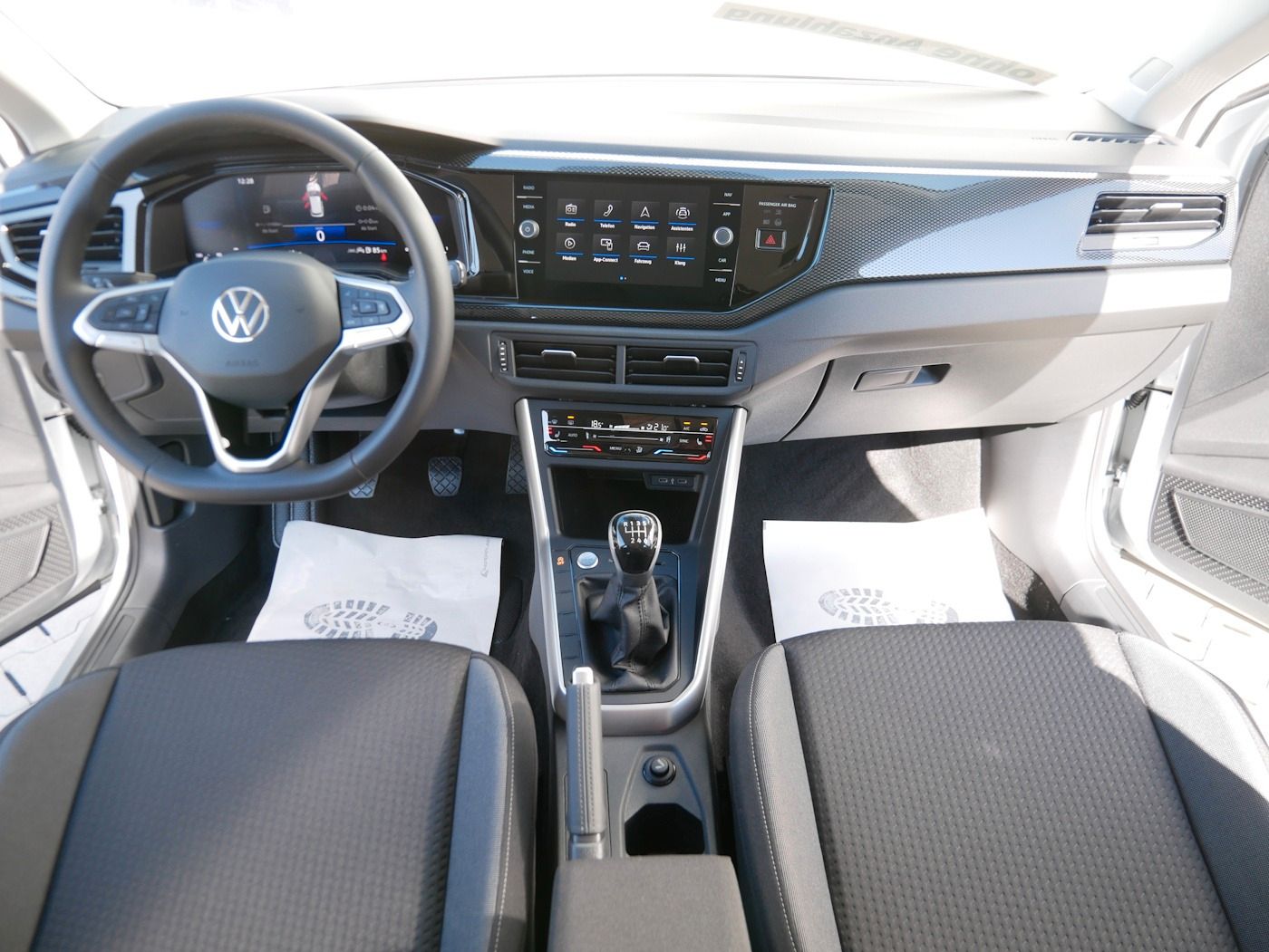 Fahrzeugabbildung Volkswagen Taigo 1.0 TSI Life Kamera LED SHZ Klimaautomatik