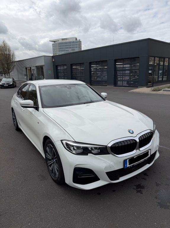 Image of BMW 320