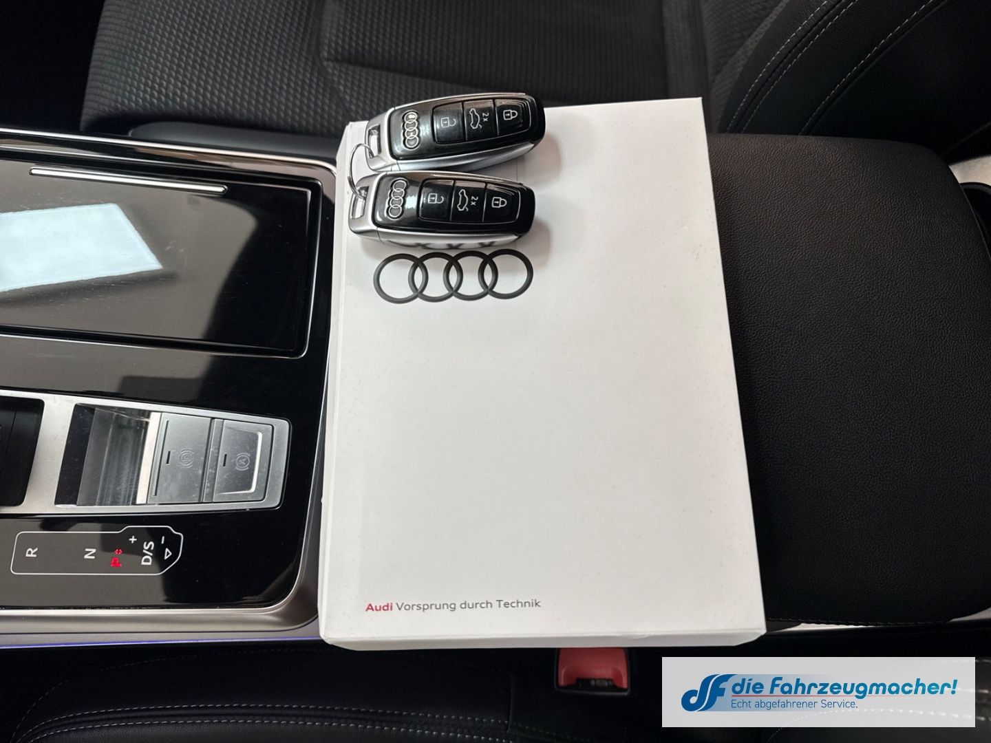 Fahrzeugabbildung Audi Q7 45 TDI quattro S-line Sportpaket LuftfeNiveau