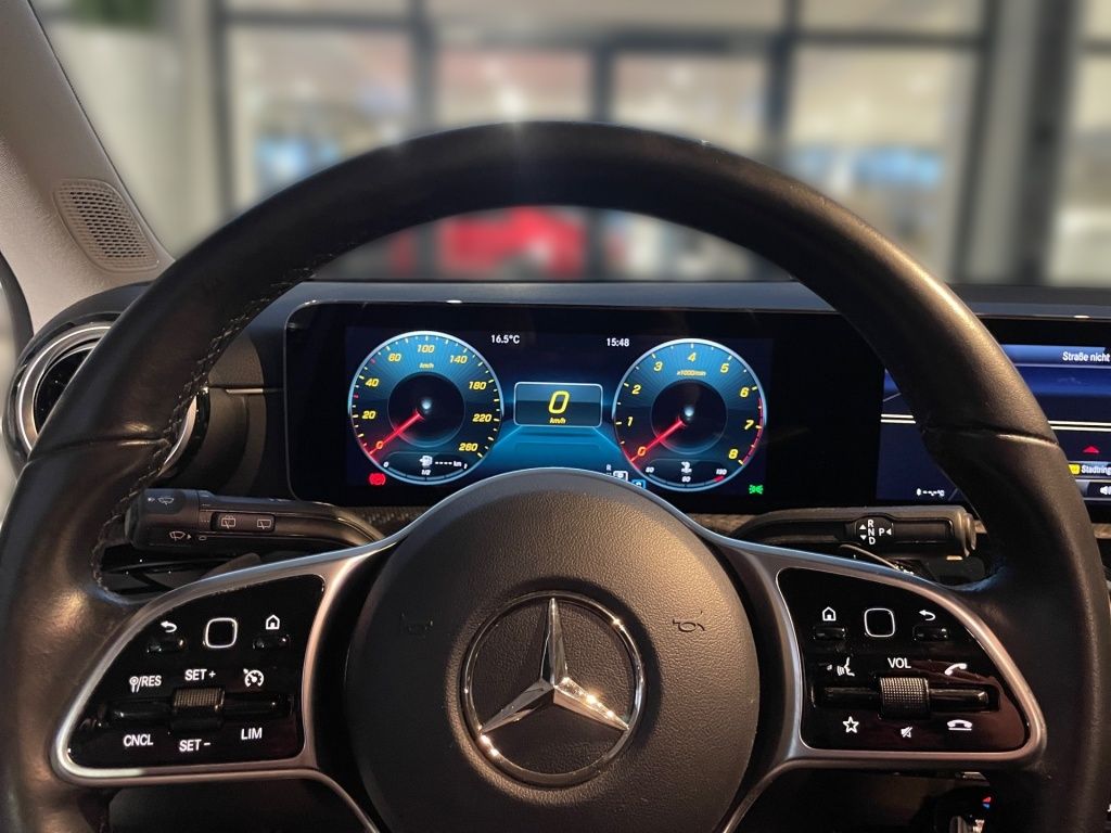 Fahrzeugabbildung Mercedes-Benz A 200 STYLE Totwi. Navi LED SHZ KAM SpurH KlimaA