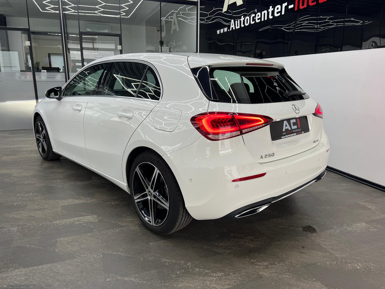 Mercedes-Benz A 250 4Matic Progressive AHK, LED, Premium Paket