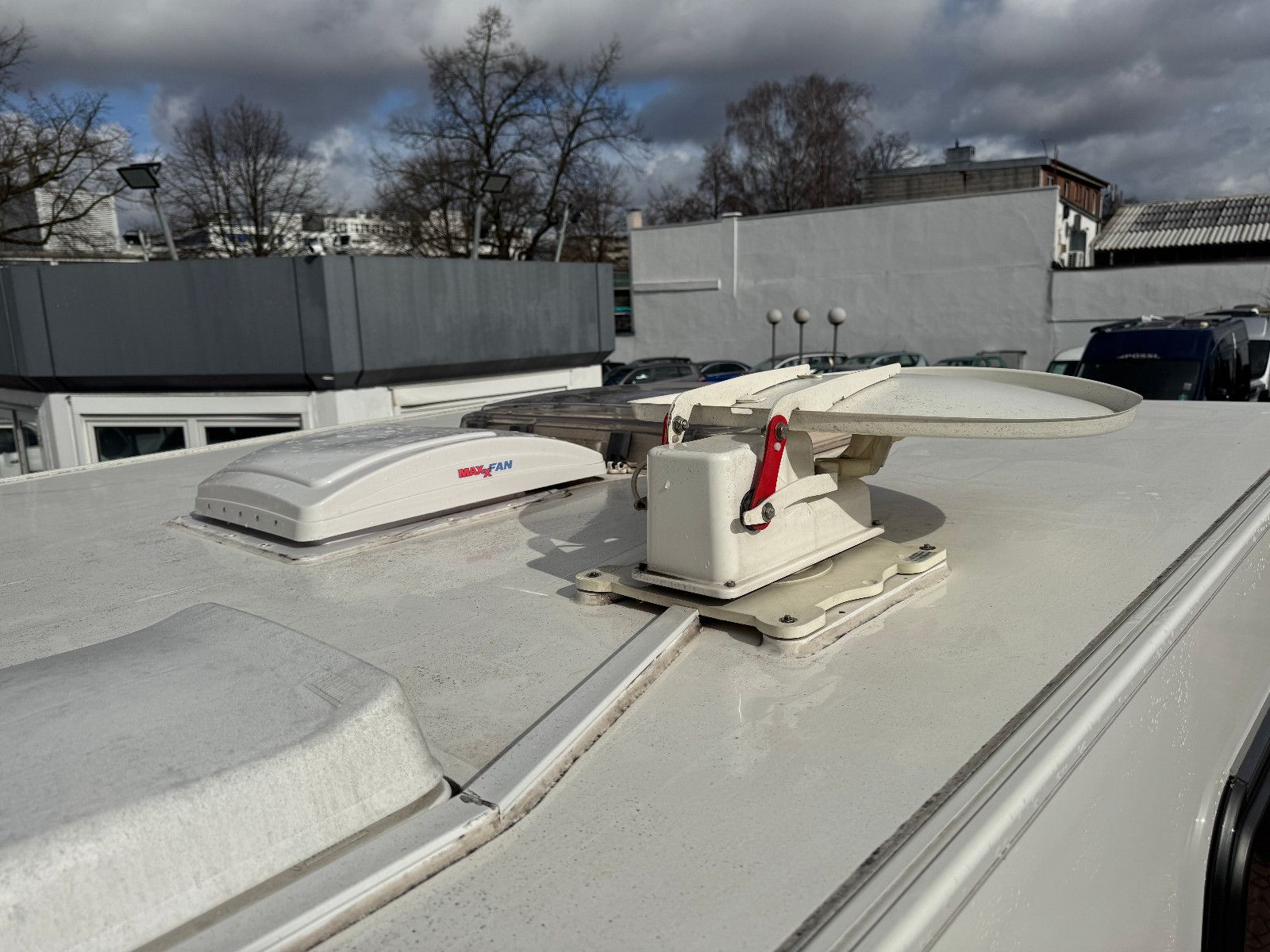 Vehicle image Miller TORONTO FIAT DUCATO SOLAR 2X TV SAT LUFTFEDER