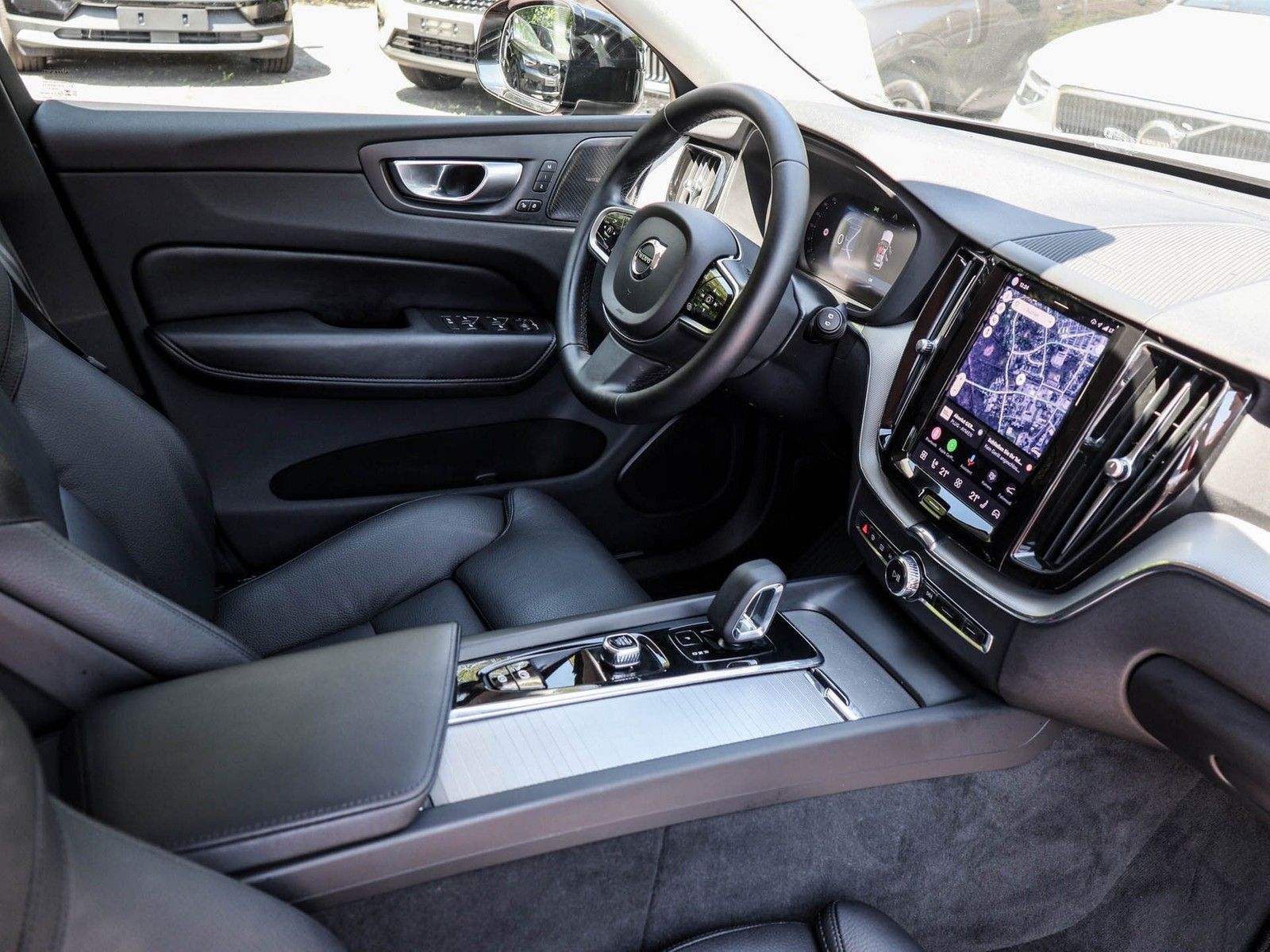 Volvo XC60 B4 Plus Dark 2WD imagem 3