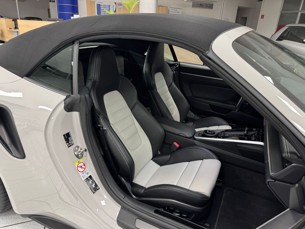 Porsche 992 911 Turbo S Cabrio*CHRONO*PCCB*PASM*NACHT*
