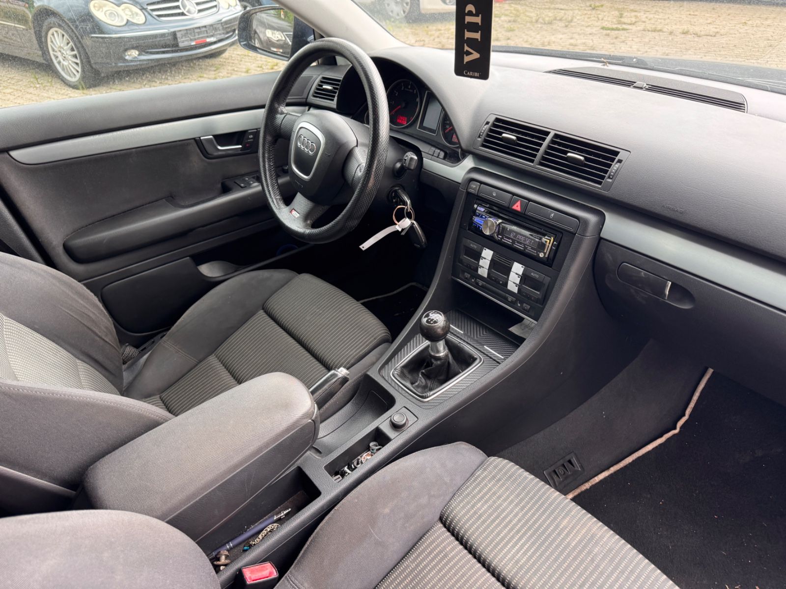 Fahrzeugabbildung Audi A4 Lim. 2.0 TFSI|2xS-LINE
