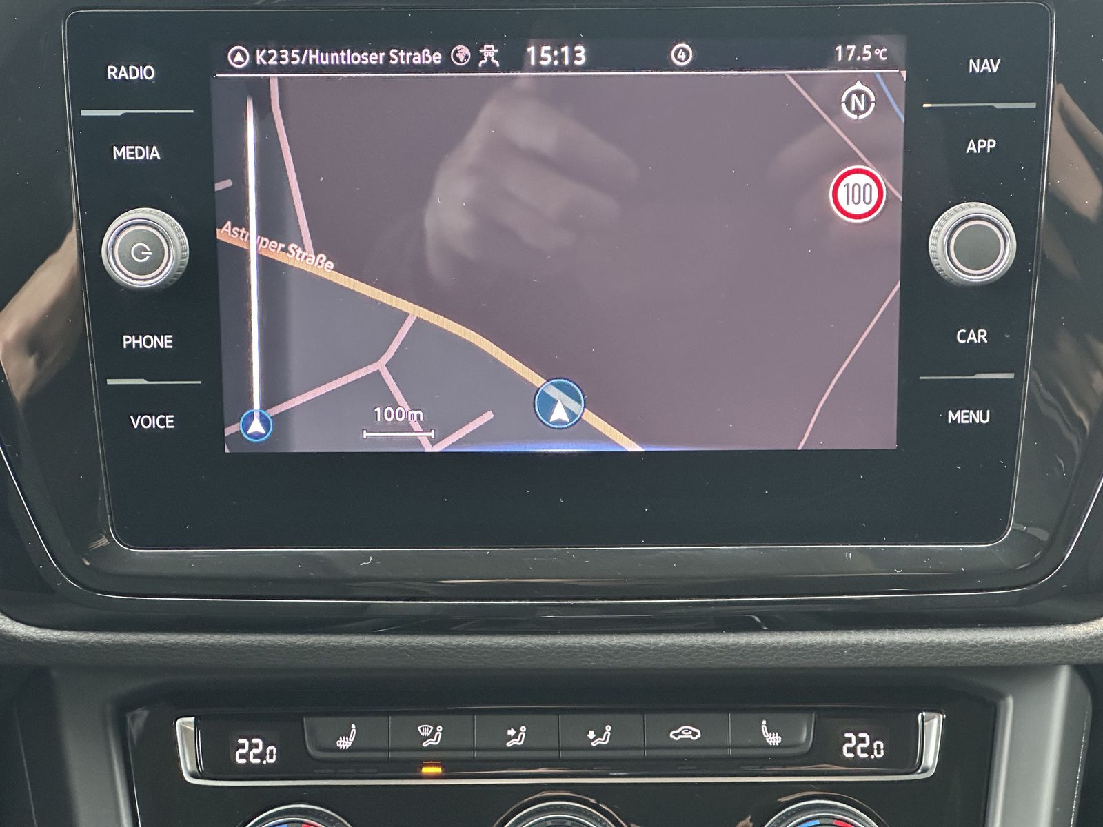 Fahrzeugabbildung Volkswagen Touran 1.5 TSI Highline+NAV+LED+ACC+AHK+KAMERA