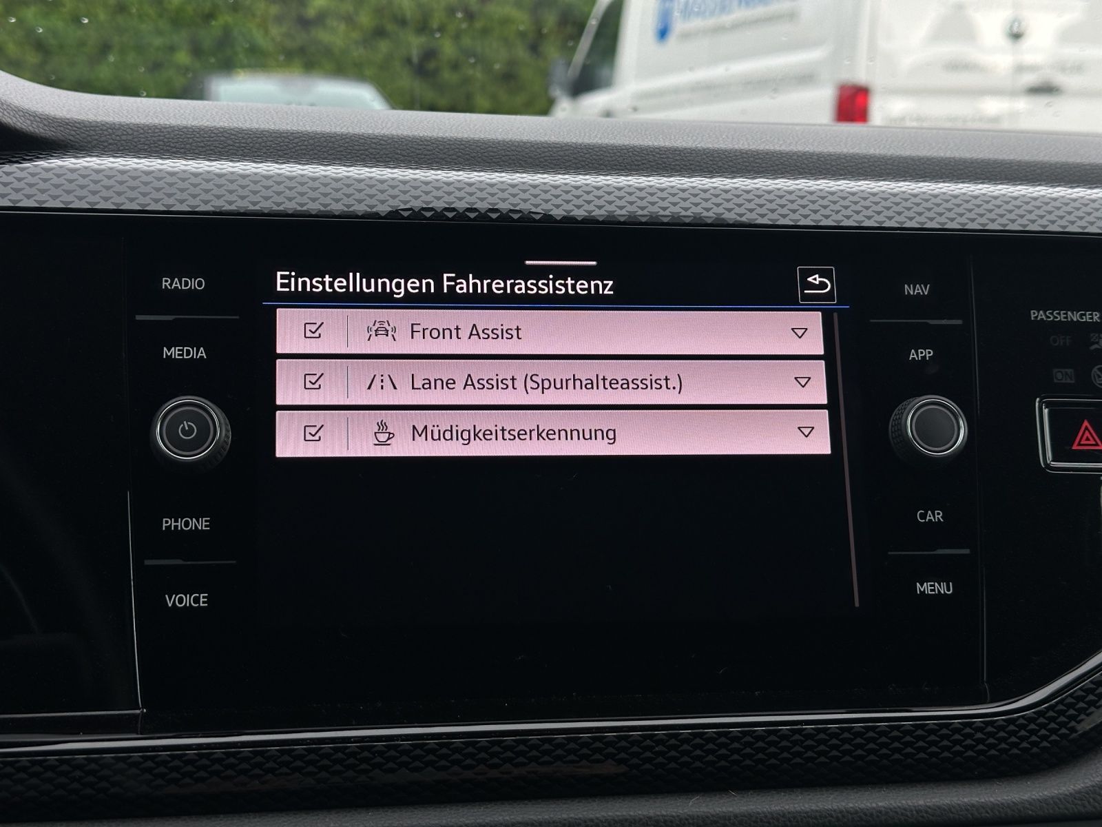 Fahrzeugabbildung Volkswagen Taigo Life TSI LED SH DAB+ PDC