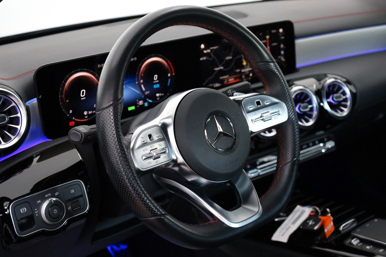 Fahrzeugabbildung Mercedes-Benz CLA 250e AMG Line  TLeder,Navi,LED,ParkPaket,AHK