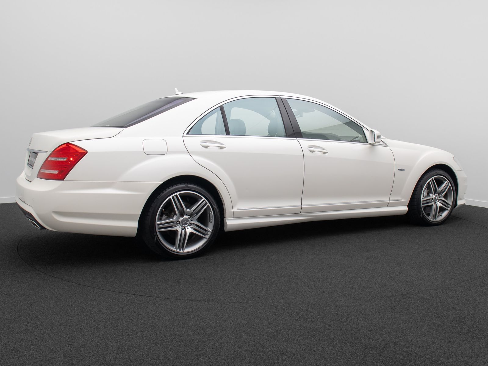 Fahrzeugabbildung Mercedes-Benz S 500 4MATIC AMG-Line Kamera Massage HiFi 19Zoll