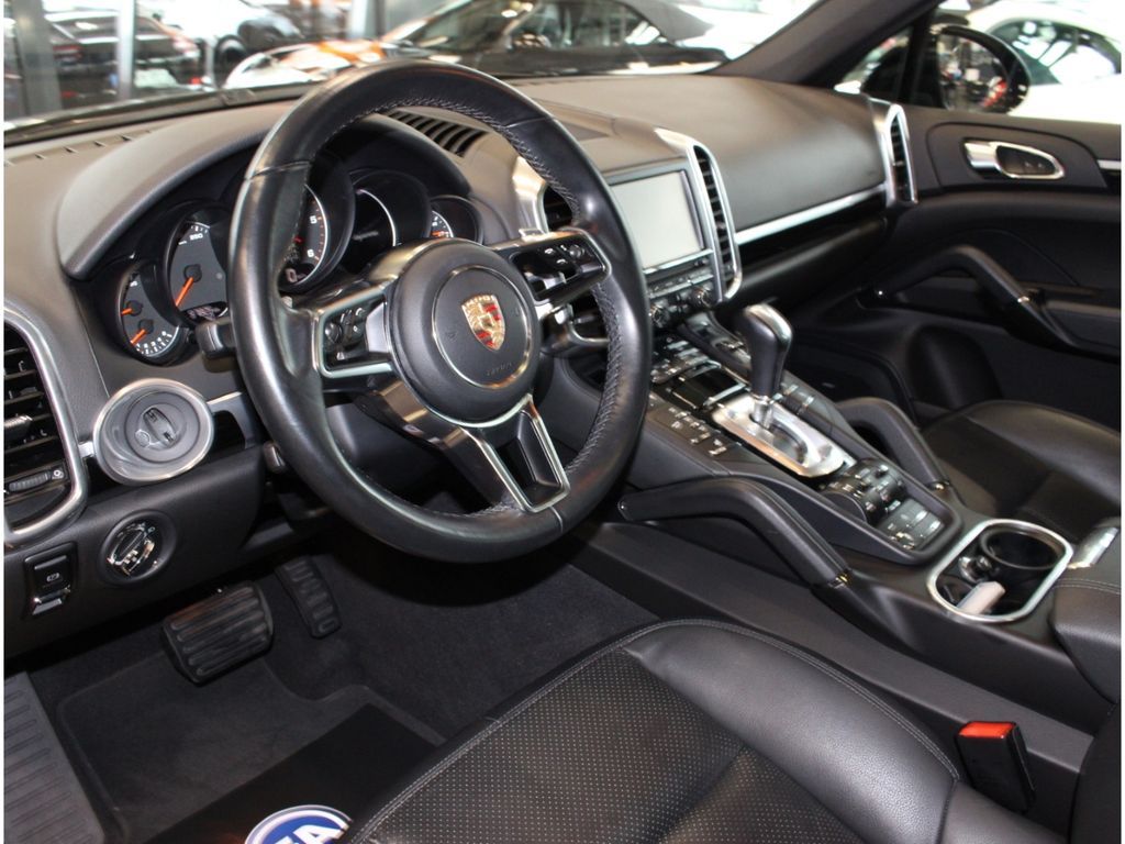 Fahrzeugabbildung Porsche Cayenne Diesel 2. Hand*Pano*Standheizung*21 Zoll