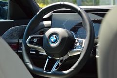 BMW M760 – 13 / 24