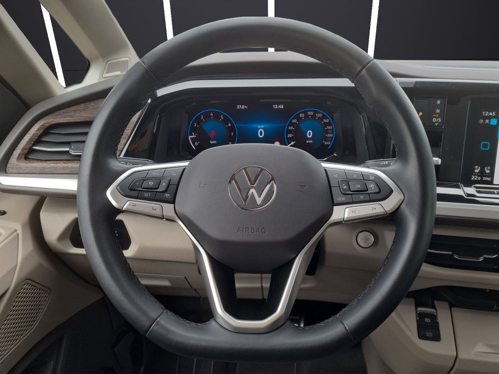 Fahrzeugabbildung Volkswagen T7 Multivan TSI DSG Style STH MATRIX ACC PANO NA