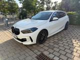 BMW TOP - BMW 120i M Sport Steptronic M Sport mit  - BMW 120 mit Benzin-Antrieb: Weiß, mit Apple Carplay