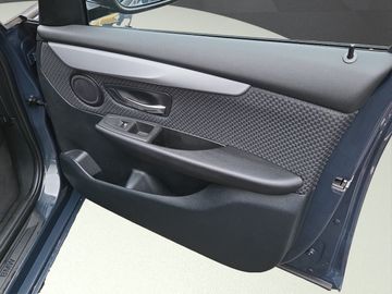 Fahrzeugabbildung BMW 216i Active Tourer Advantage Klima Einparkhilfe