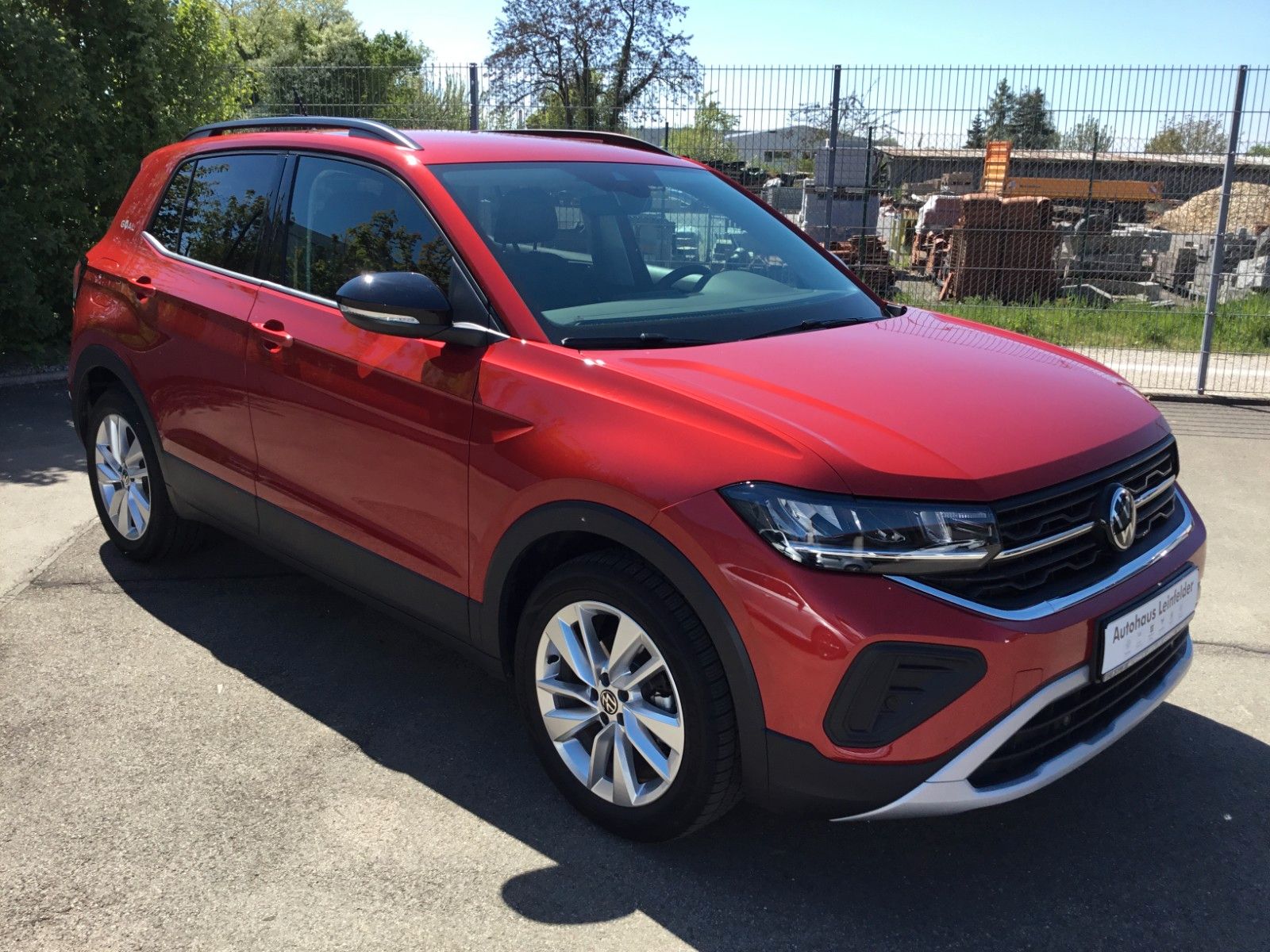 Fahrzeugabbildung Volkswagen T-Cross 1.5 TSI DSG GOAL+AHK+17"+ACC+Kamera