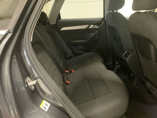 Q3 sport 1.4 TFSI cod 6-Gang,AHZV,Navi