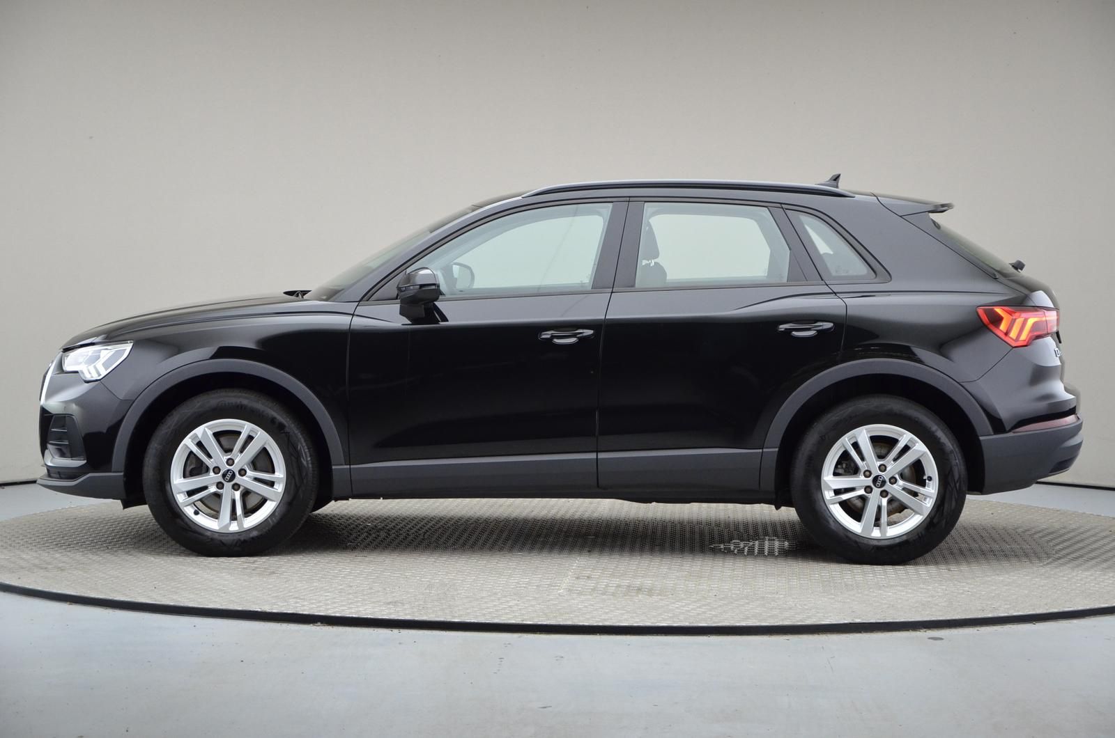 Fahrzeugabbildung Audi Q3 40 TFSI 140kW quattro S tronic Navi LED