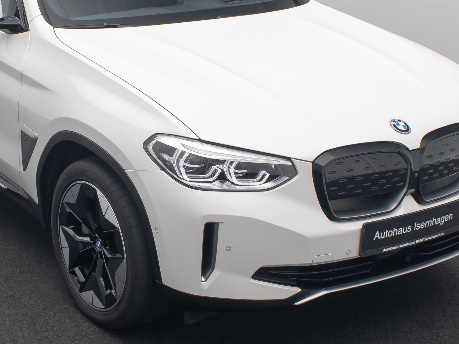 Fahrzeugabbildung BMW iX3 IMPRESSIVE AKH Alarm 360°HUD DAB Panoram 20"