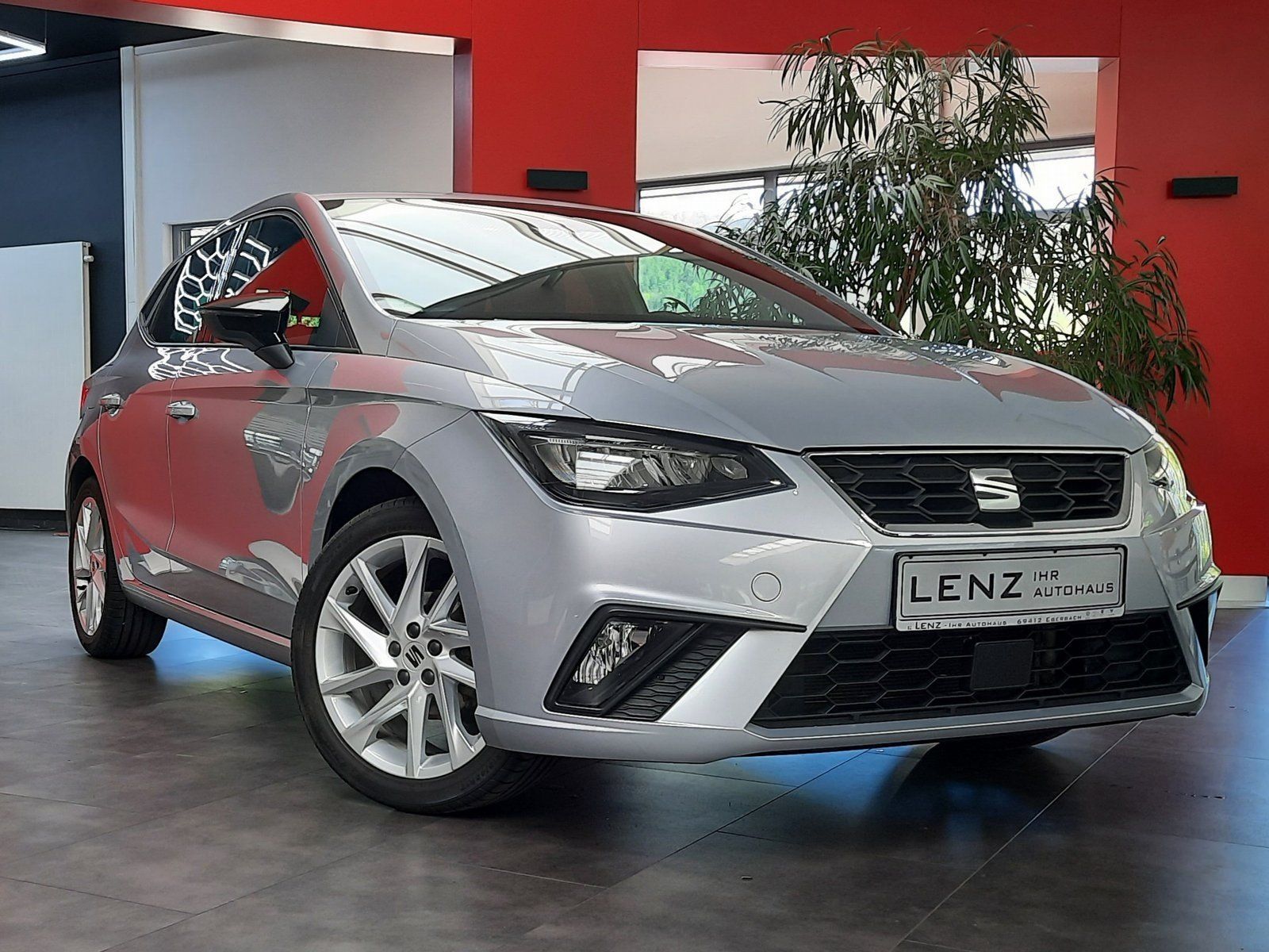 Fahrzeugabbildung SEAT Ibiza FR *LED*Einaprkh*Sitzhzg*App-Conn*Klima*