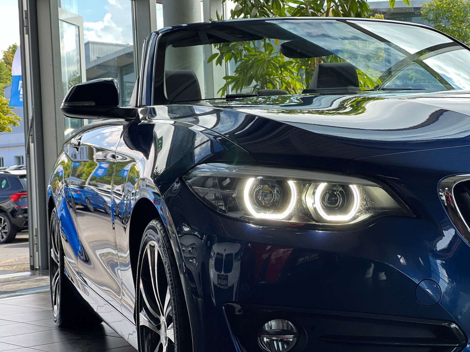 Fahrzeugabbildung BMW 230i Cabrio Sport Line H/K LEDER LED NAV RFK 18"
