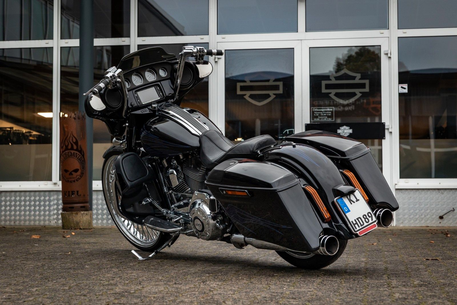 Fahrzeugabbildung Harley-Davidson CVO STREET GLIDE 110 FLHXSE - Jekill&Hyde-26Zoll