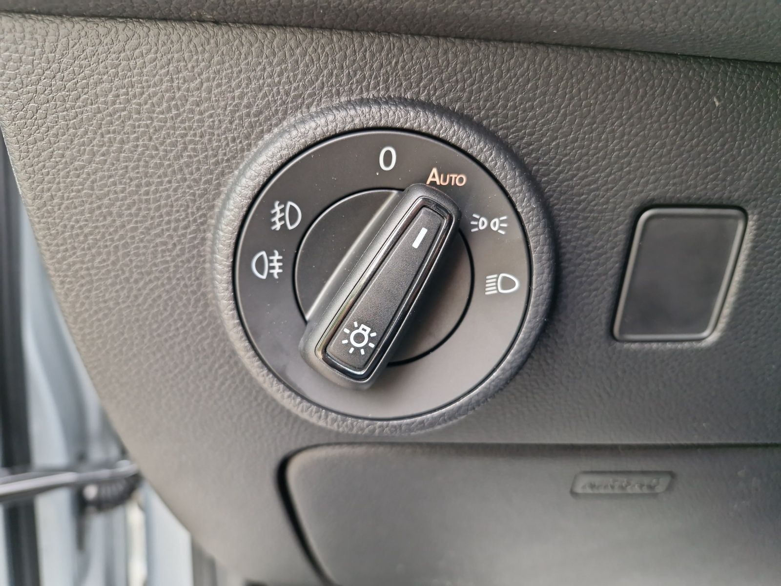 Fahrzeugabbildung SEAT Ateca Style Edition 1.5 TSI AHZ LED NAVI KLIMA