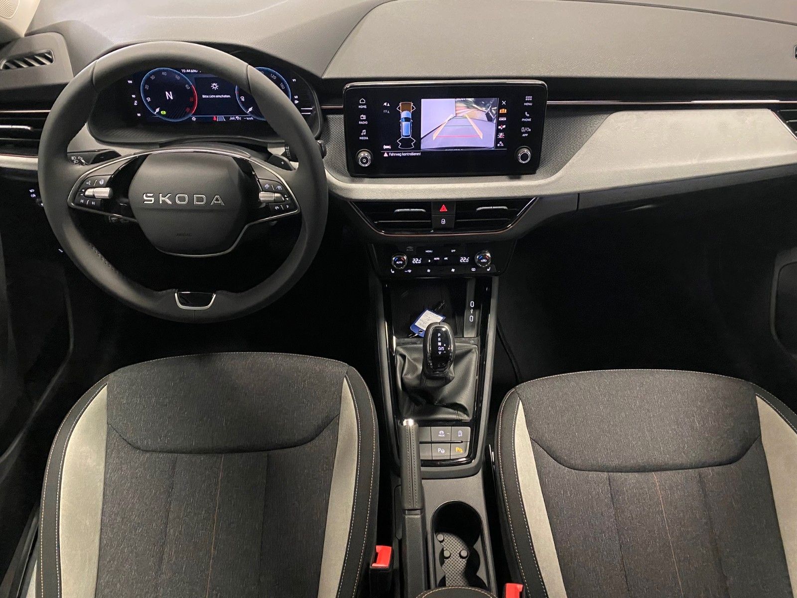 Fahrzeugabbildung SKODA Kamiq 1.5 TSI DSG 130 Jahre Selection+Garantie 5