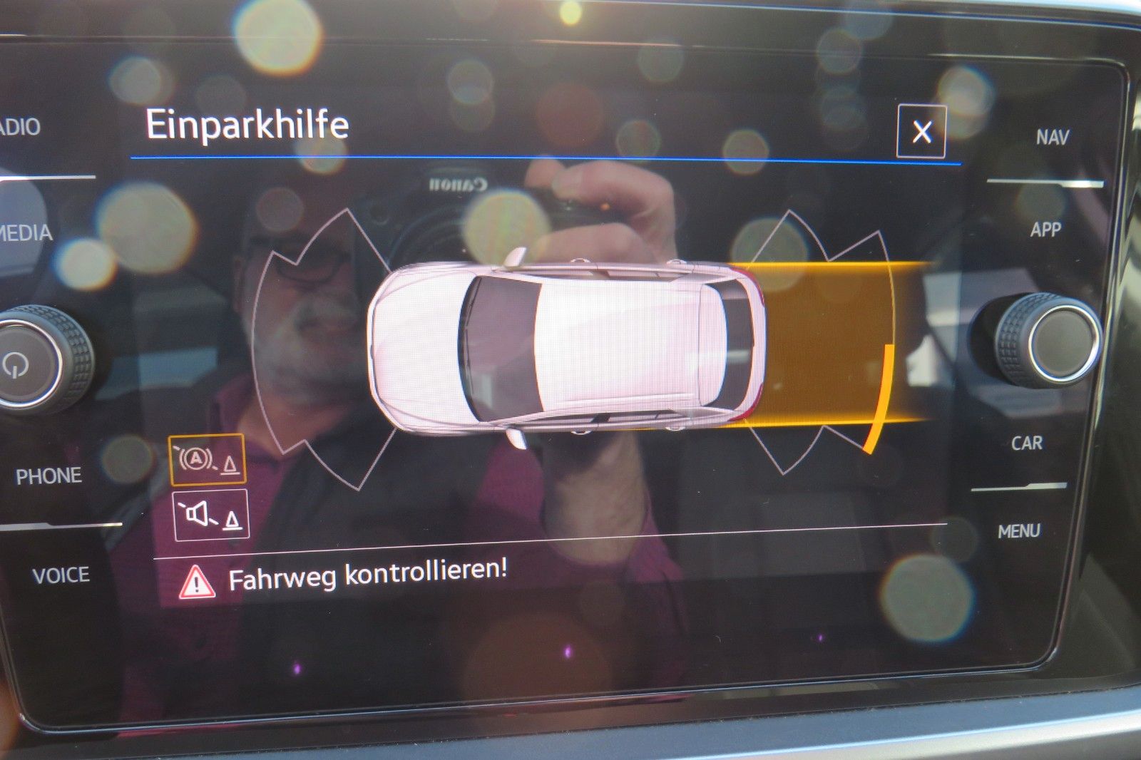 Fahrzeugabbildung Volkswagen T-Roc Life DSG AHK NAVI SITZH. APP-CON. LED 1Hd