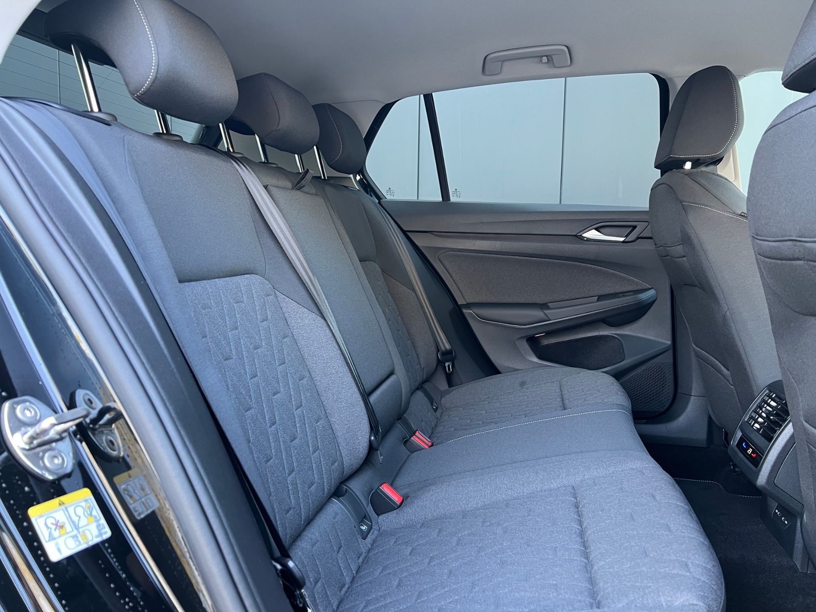 Fahrzeugabbildung Volkswagen Golf VIII Life 1.5 TSI *ACC, Light Assist, Sitzh