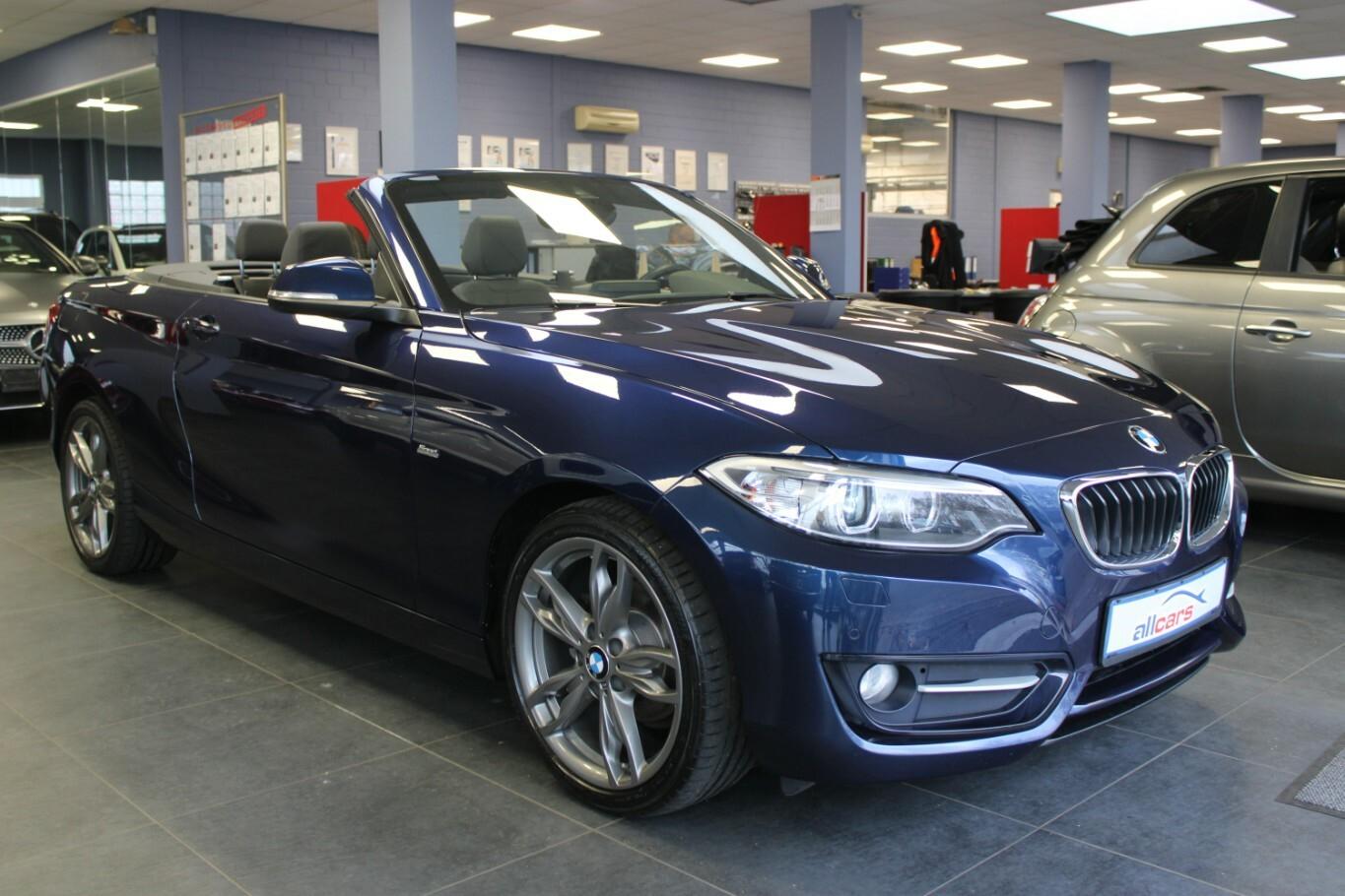 BMW 218d Cabrio Sport Line - Navi - Xenon - PDC -