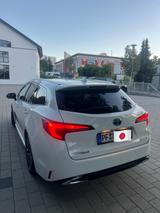 Toyota Corolla 2,0 Hybrid Team Deutsch Touring Spor... - Toyota Corolla: Standheizung