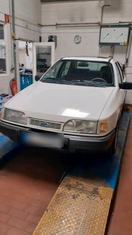 Ford Sierra 2,0 limousine