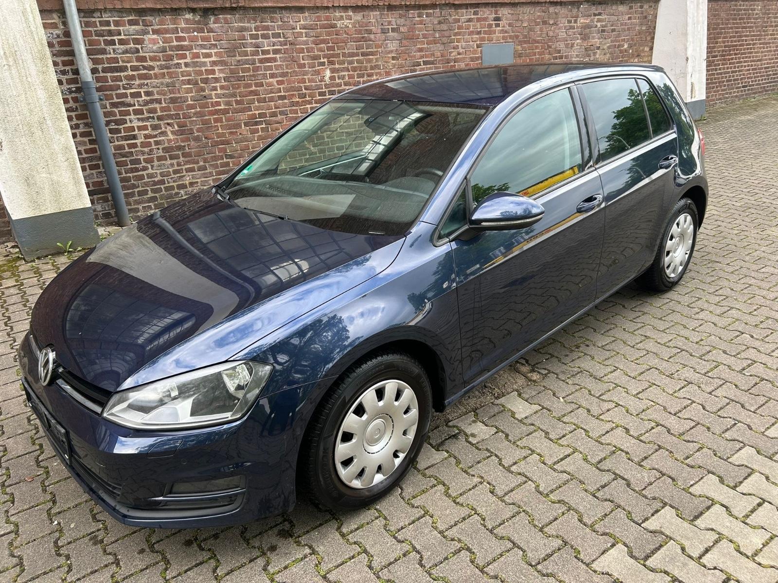 Volkswagen Golf VII Lim. Trendline BMT