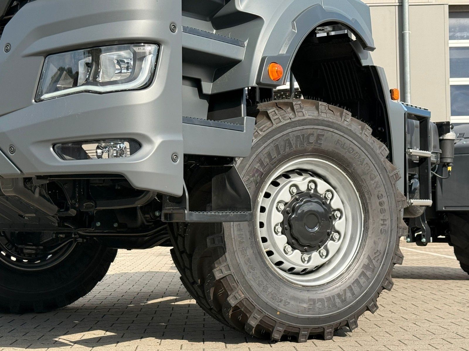 Fahrzeugabbildung MAN TGS 18.520 BL SA 4x4 mit Hydraulikvor* Einzelbe*